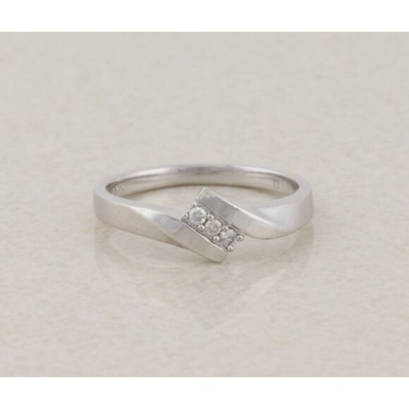 Unbranded Jewelry - 10k White Gold Natural .06 carat Diamond Ring Size 6 3/4